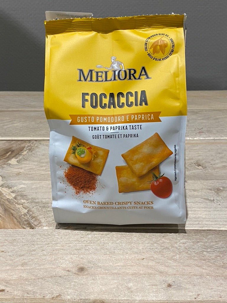 In de oven gebakken kleine Focaccia toastjes met tomaat en paprika. - Auguri