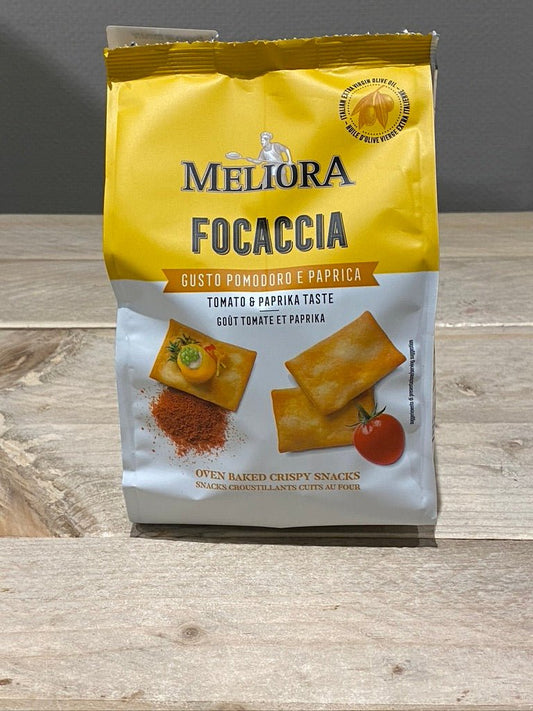 In de oven gebakken kleine Focaccia toastjes met tomaat en paprika. - Auguri