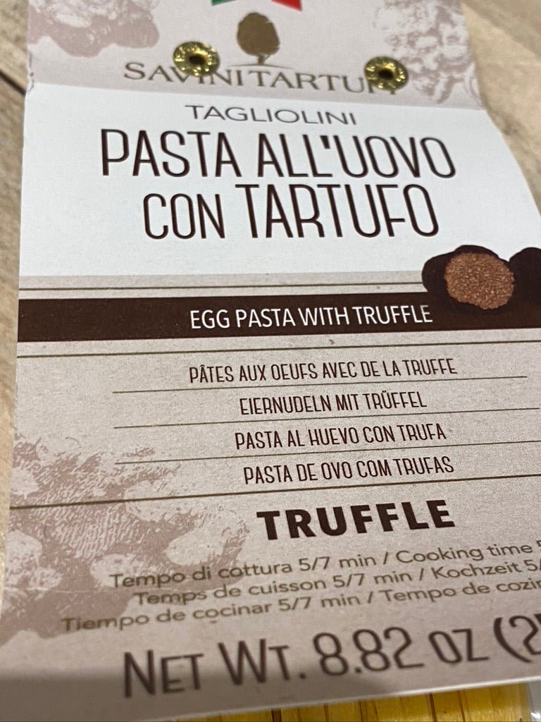 Pasta All uovo con tartufo. Truffel pasta met eieren. - Auguri